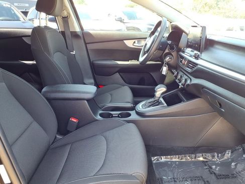 Certified 2023 Kia Forte LXS image 9