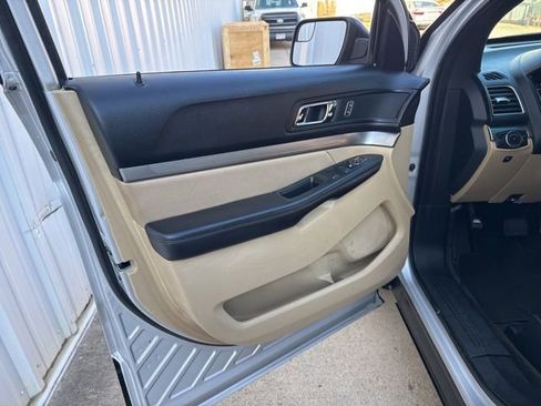 Used 2016 Ford Explorer 4WD image 10