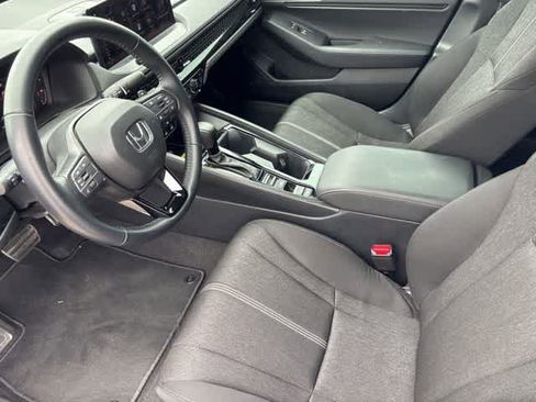 Used 2025 Honda Accord Sport image 9
