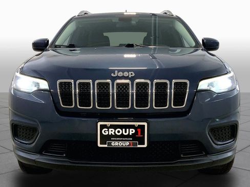Used 2020 Jeep Cherokee Latitude w/ Cold Weather Group AWD/4WD image 3