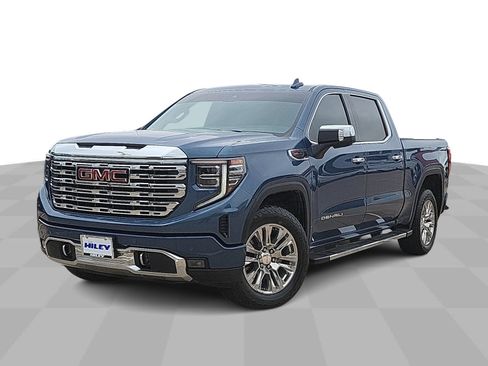 Used 2024 GMC Sierra 1500 Denali w/ Technology Package AWD/4WD image 4
