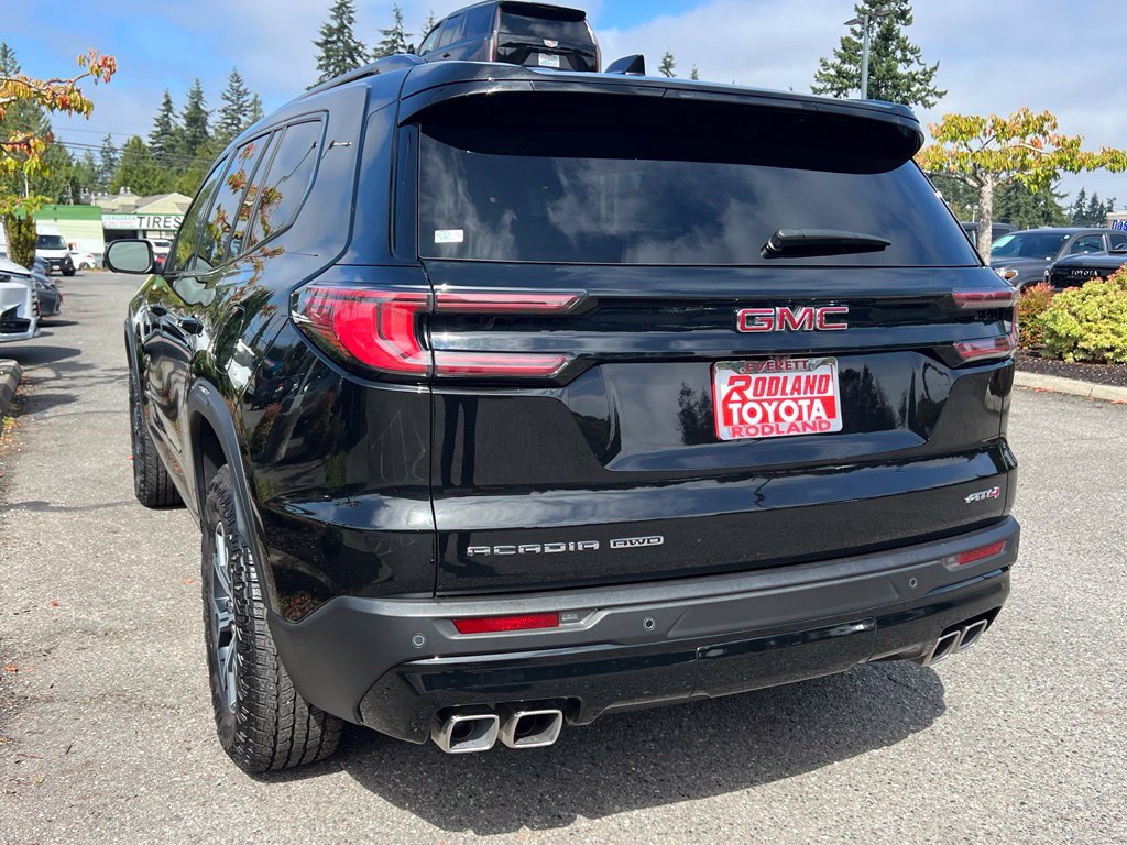 Used 2024 GMC Acadia AT4 w/ Luxury Package AWD/4WD image 9