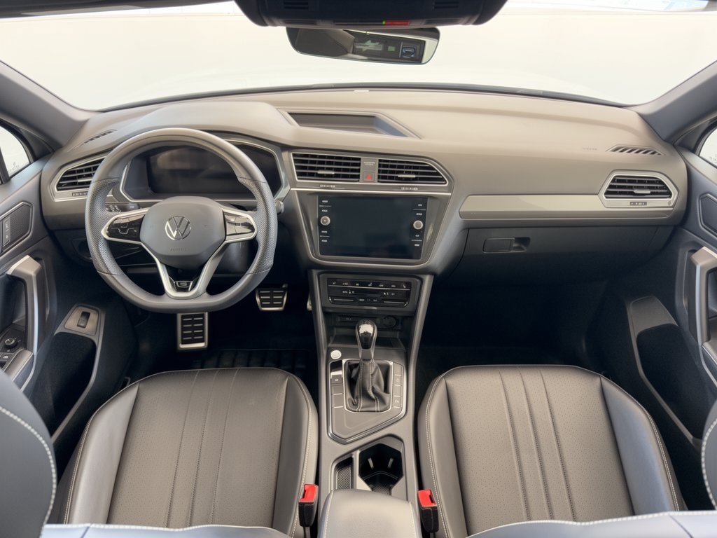 Certified 2024 Volkswagen Tiguan SE R-Line FWD image 17
