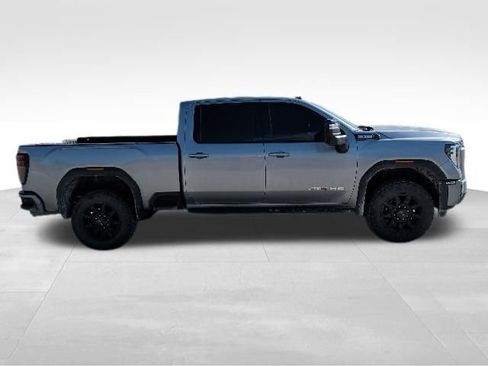 Used 2024 GMC Sierra 2500 AT4 w/ Technology Package AWD/4WD image 2