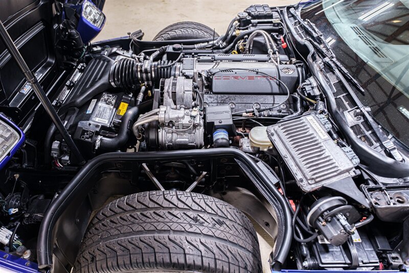 Used 1995 Chevrolet Corvette Coupe RWD image 29