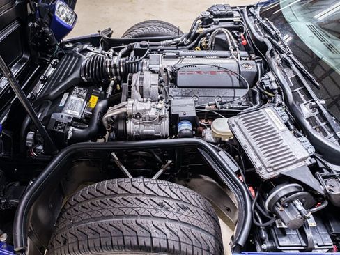Used 1995 Chevrolet Corvette Coupe RWD image 29