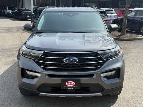 Used 2022 Ford Explorer XLT w/ Equipment Group 202A AWD/4WD image 2