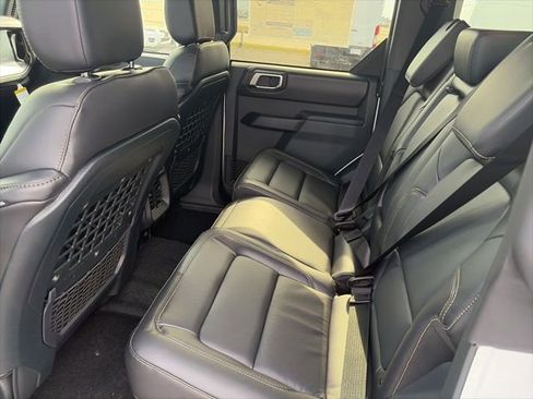 New 2025 Ford Bronco Badlands w/ Sasquatch Package image 11
