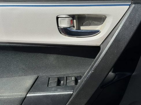 Used 2016 Toyota Corolla LE FWD image 22