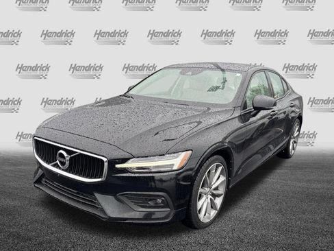 Used 2021 Volvo S60 T5 Momentum w/ Protection Package Premier image 9