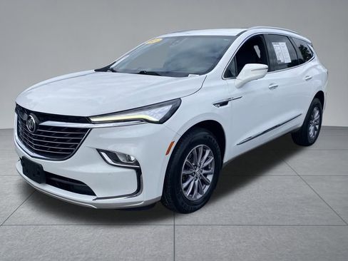 Used 2024 Buick Enclave Premium image 2
