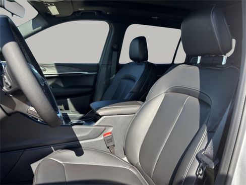 New 2025 Jeep Grand Cherokee L Limited image 14
