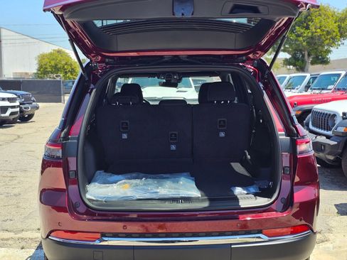 New 2026 Jeep Grand Cherokee Laredo RWD image 7