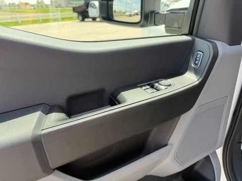 Used 2024 Ford F550 4x4 Regular Cab Super Duty image 17