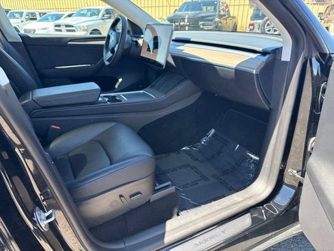 Used 2023 Tesla Model Y Long Range AWD/4WD image 9