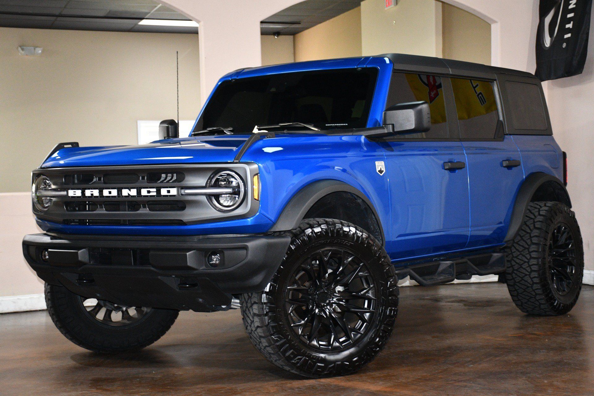 Used 2024 Ford Bronco Big Bend AWD/4WD image 4