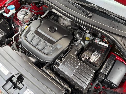 Used 2018 Volkswagen Tiguan SEL image 15