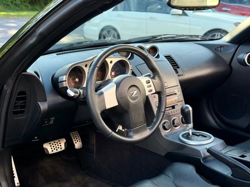 Used 2004 Nissan 350Z Touring image 12