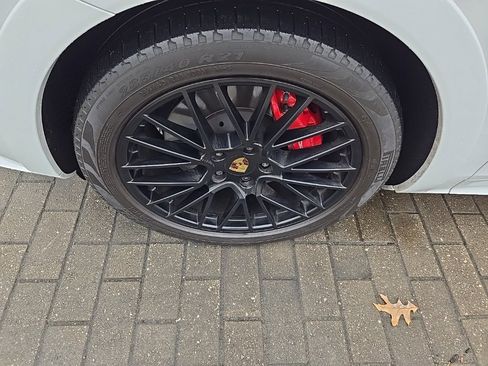 Used 2023 Porsche Cayenne GTS image 10