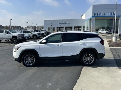 Certified 2024 GMC Terrain SLT image 25