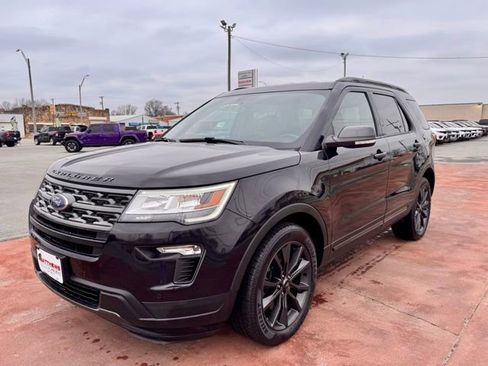 Used 2019 Ford Explorer XLT w/ XLT Sport Appearance Package image 1