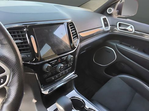Used 2019 Jeep Grand Cherokee SRT AWD/4WD image 17