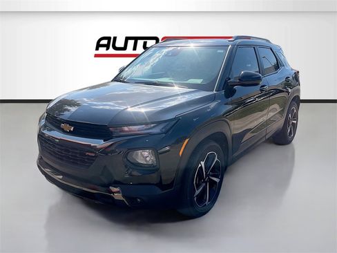Used 2023 Chevrolet TrailBlazer RS w/ Sun and Liftgate Package image 3