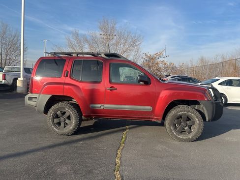 Used 2013 Nissan Xterra S w/ Value Package image 3