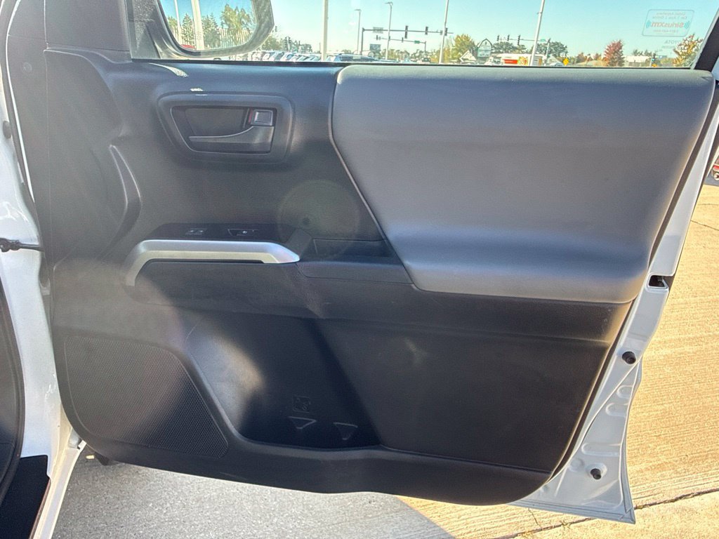 Certified 2022 Toyota Tacoma SR5 w/ Black Out Package (TMS) AWD/4WD image 22