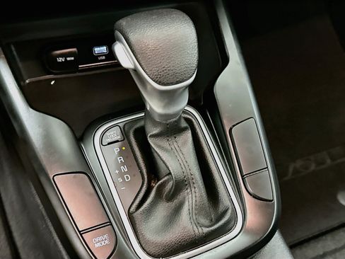 Used 2025 Kia Soul LX w/ LX Technology Package FWD image 24