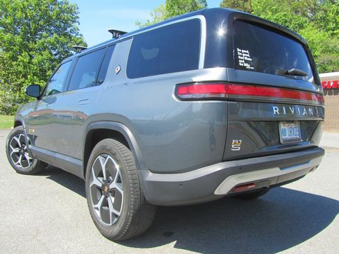 Used 2023 Rivian R1S Adventure image 8