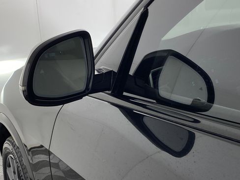 Used 2021 BMW X5 M50i image 23