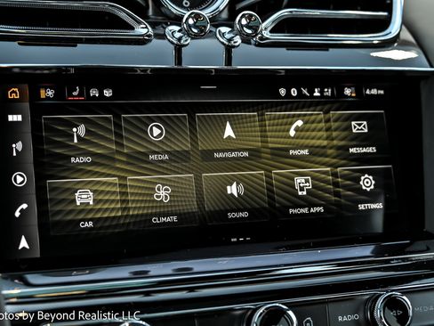 Used 2023 Bentley Bentayga image 47