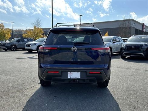 New 2025 Nissan Pathfinder SV image 7