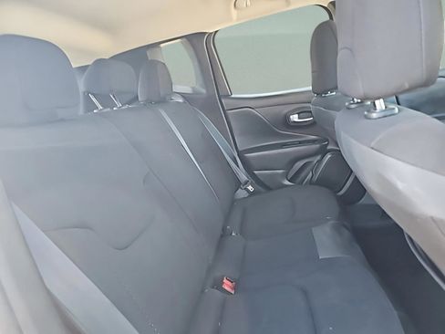 Used 2020 Jeep Renegade Altitude image 30