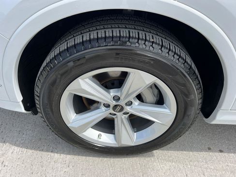 Certified 2025 Audi Q7 3.0T Premium w/ Convenience Package image 11