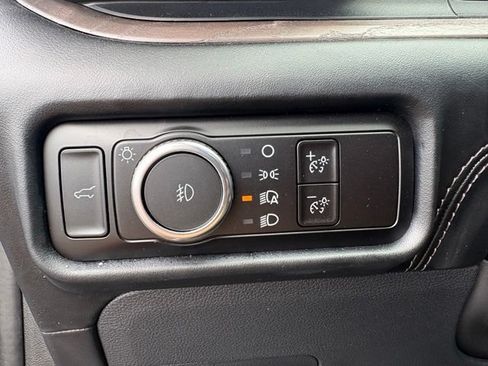 Certified 2023 Ford Explorer Platinum w/ Technology Package AWD/4WD image 19