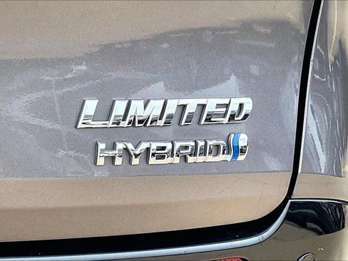 Used 2021 Toyota Sienna Limited FWD image 8