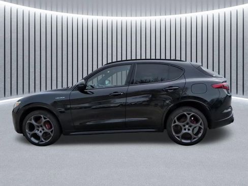Used 2023 Alfa Romeo Stelvio Veloce image 13