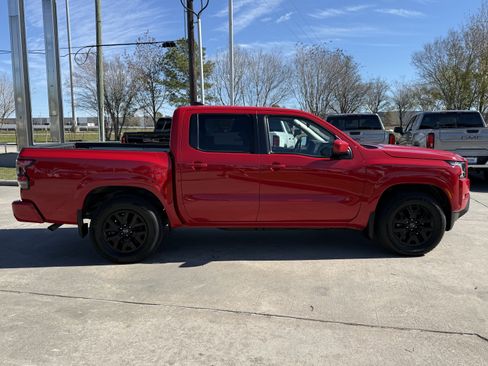 Used 2023 Nissan Frontier SV w/ SV Convenience Package image 3