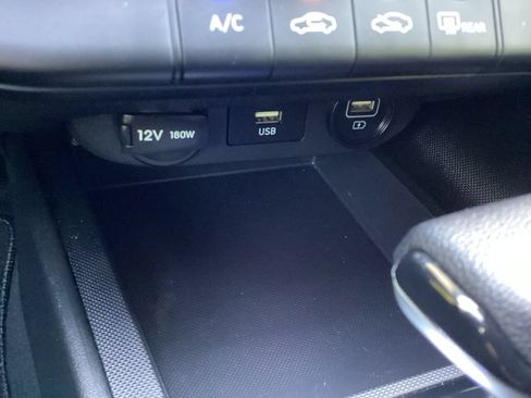 Used 2023 Hyundai Elantra SE FWD image 55