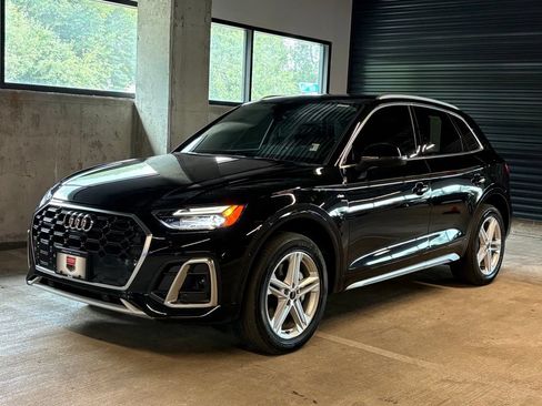 Used 2024 Audi Q5 e Premium Plus w/ Premium Plus Package AWD/4WD image 1