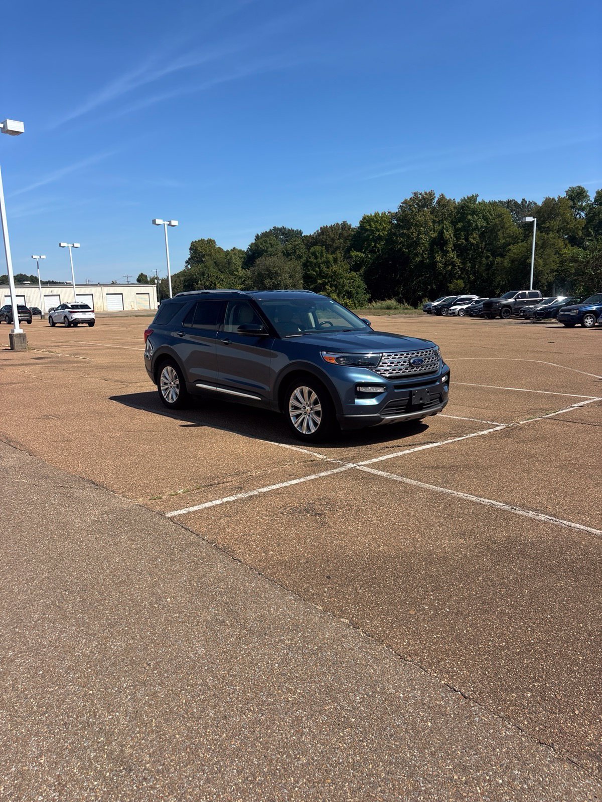 Used 2020 Ford Explorer Limited w/ Class III Trailer Tow Package RWD image 18