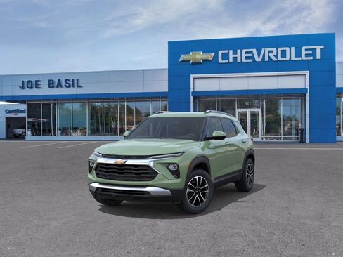 New 2026 Chevrolet TrailBlazer LT w/ Driver Confidence Package AWD/4WD image 8