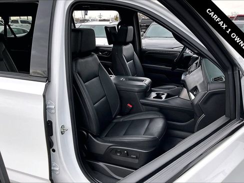 Used 2024 Chevrolet Suburban Z71 w/ Luxury Package image 29