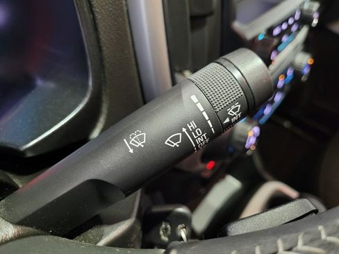 Used 2017 Chevrolet Colorado LT w/ LT Convenience Package image 41