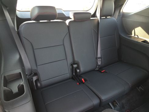 Used 2025 Chevrolet Traverse Z71 w/ Driver Confidence Package image 11