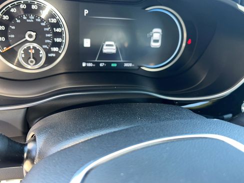 Used 2025 Genesis G70 2.5T w/ Sport Prestige Package image 10