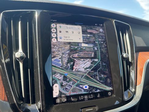 Used 2024 Volvo S60 B5 Plus image 33