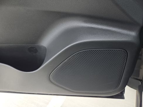 Used 2024 Nissan Rogue S image 15